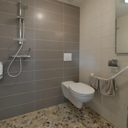 Le Lilas - Petfriendly - Jacuzzi Sauna *